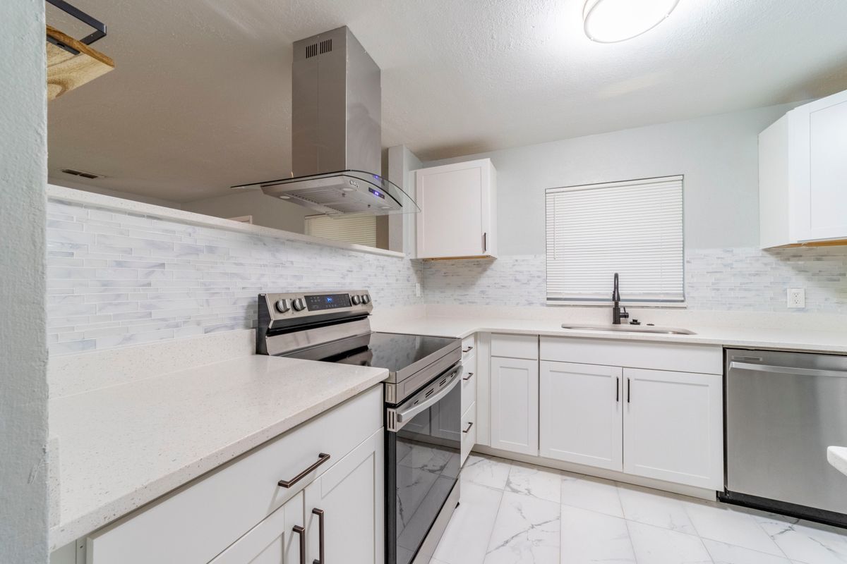 Building Photo - 51 N Cortez Ave