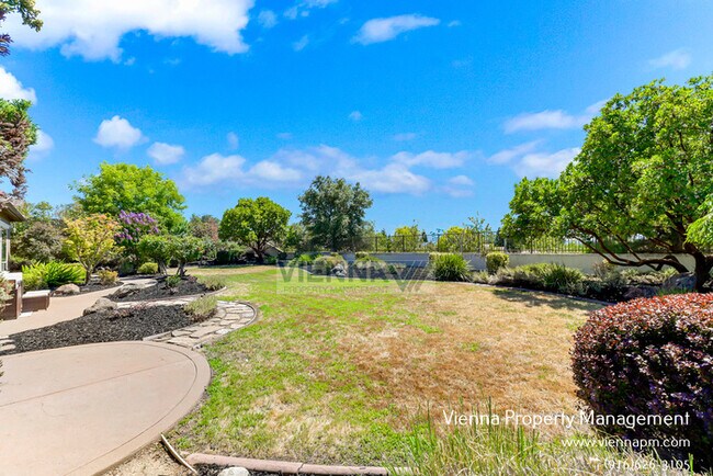 Building Photo - Beautiful 4 Bedroom Home in Catta Verdera