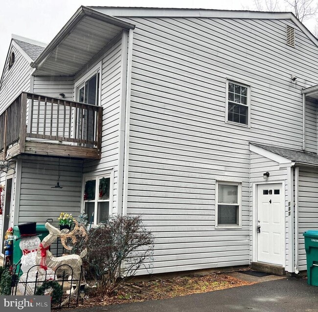 Building Photo - 737 Timber Ln