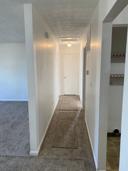Building Photo - 15031 Chad Ln