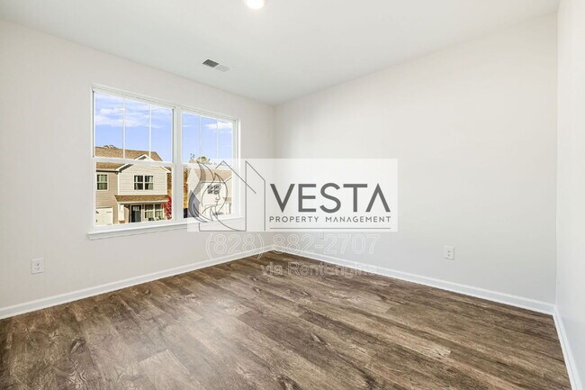 Building Photo - 30 Benedict Ln