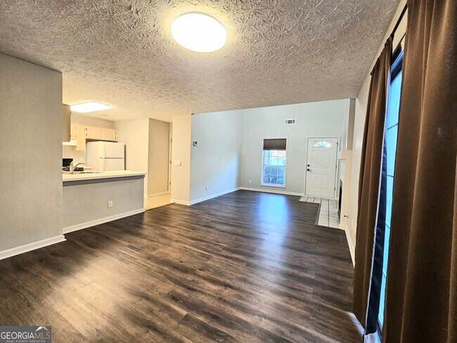 Building Photo - 2734 Highland Ridge NW