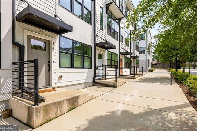Building Photo - 1265 Wright Ln SE