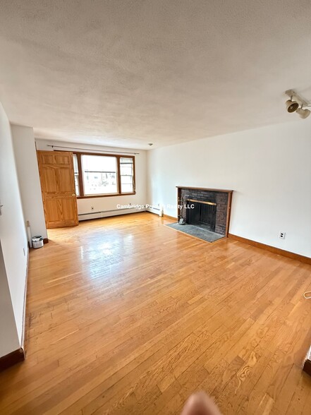 Building Photo - 400 Walden St