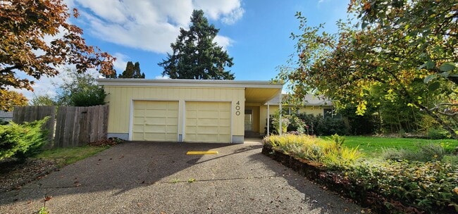 Primary Photo - 400 NW Ponderosa Ave