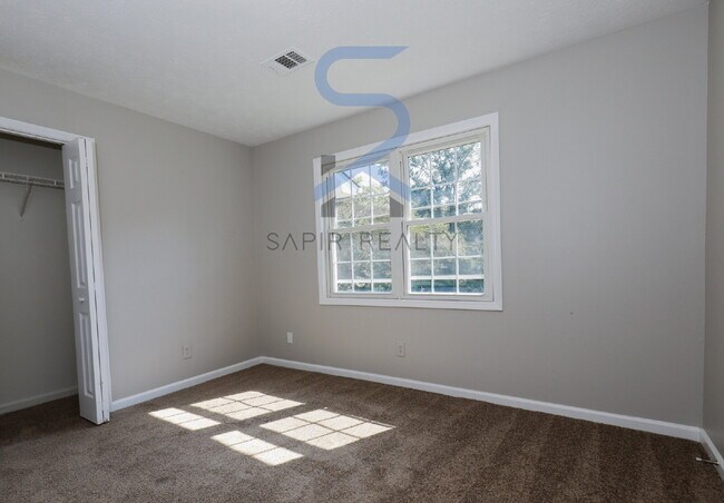 Building Photo - Move in before October 15th and get a $250...
