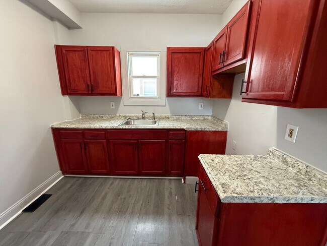 Building Photo - 1027 E 148th St