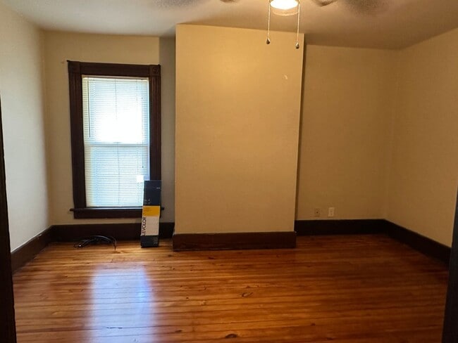 Building Photo - Marietta Gem