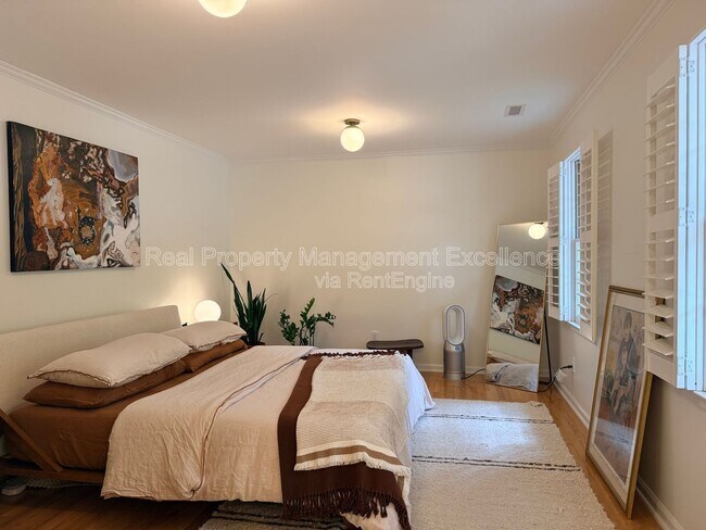 Building Photo - 1208 Nottingham Dr