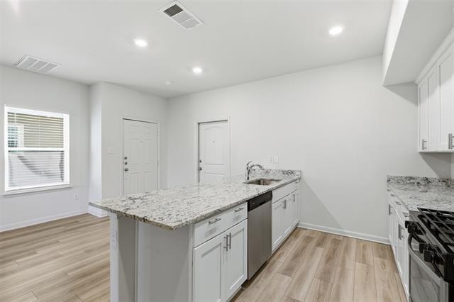 Building Photo - 402 Marsh Ln