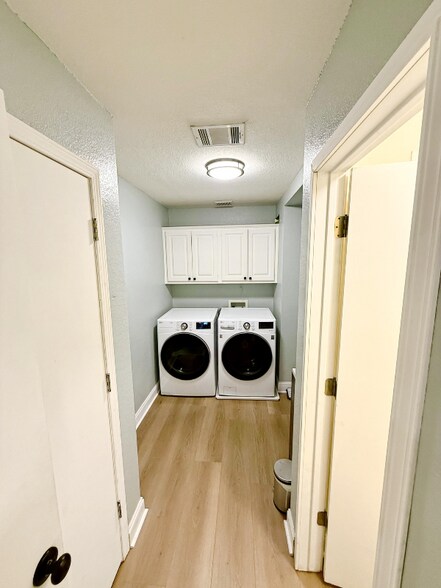 Building Photo - 11719 Bell Ave