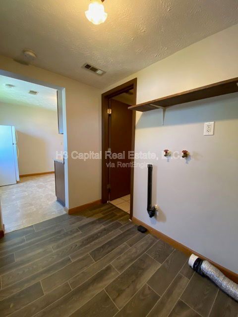 Building Photo - 2011 Harris