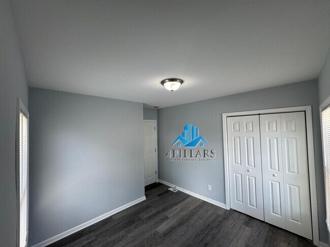 Building Photo - "Beautiful 3-Bedroom Retreat with 2 Baths ...