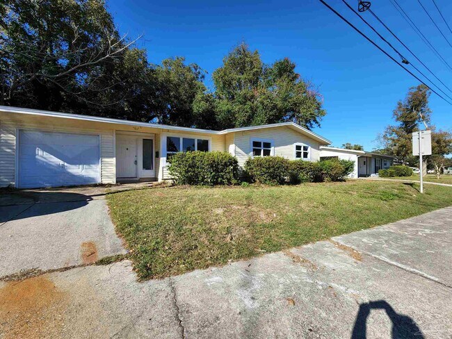 Building Photo - 3052 Creighton Rd