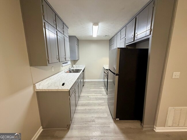 Building Photo - 204 Glendale Ct