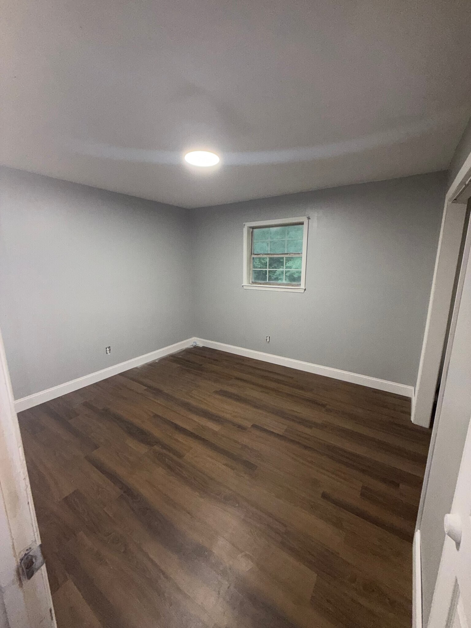 Building Photo - 305 Bayview Cir