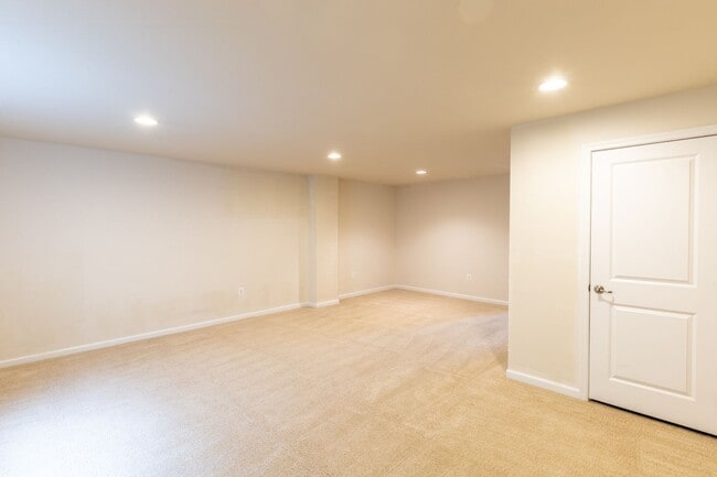 Building Photo - 2023 Verona Ct