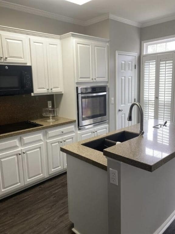 Building Photo - 2505 Oak Quarters