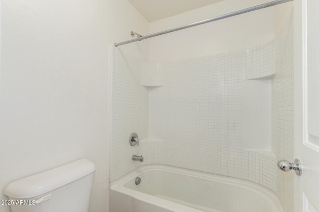 Building Photo - 20932 Vía de Arboles