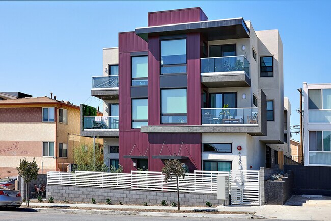 Primary Photo - Ask about our move-in specials!