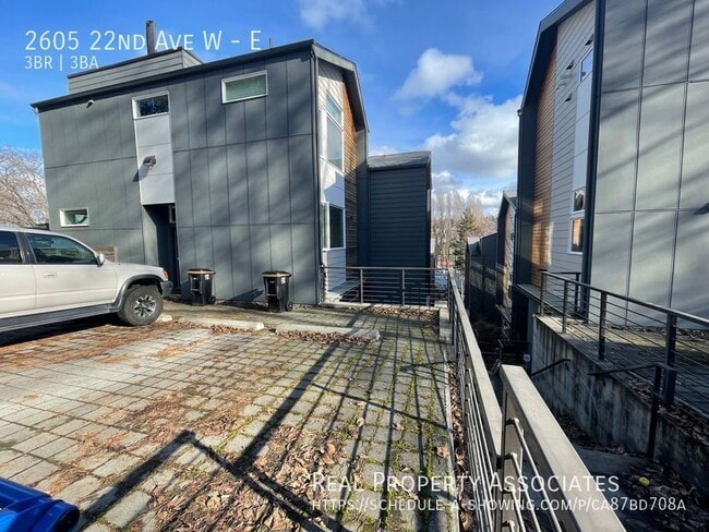 Building Photo - 2605 22nd Ave W
