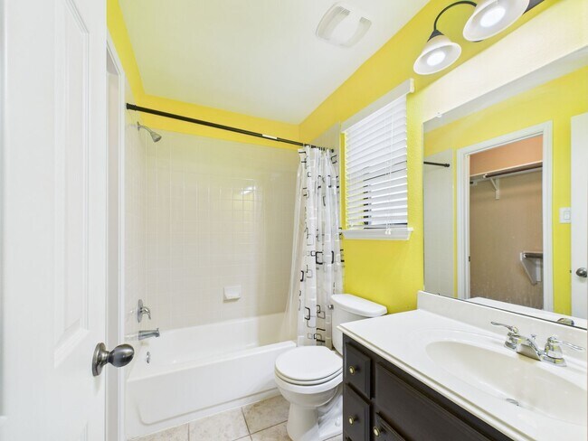 Building Photo - Sendero Springs