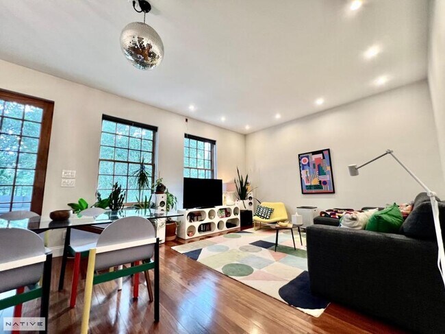 Building Photo - 3 bedroom in Brooklyn NY 11222