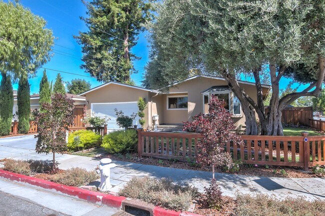 Building Photo - 933 Barstow Ct