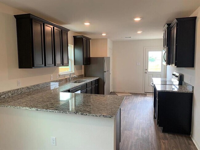 Building Photo - 108 Allington Cir