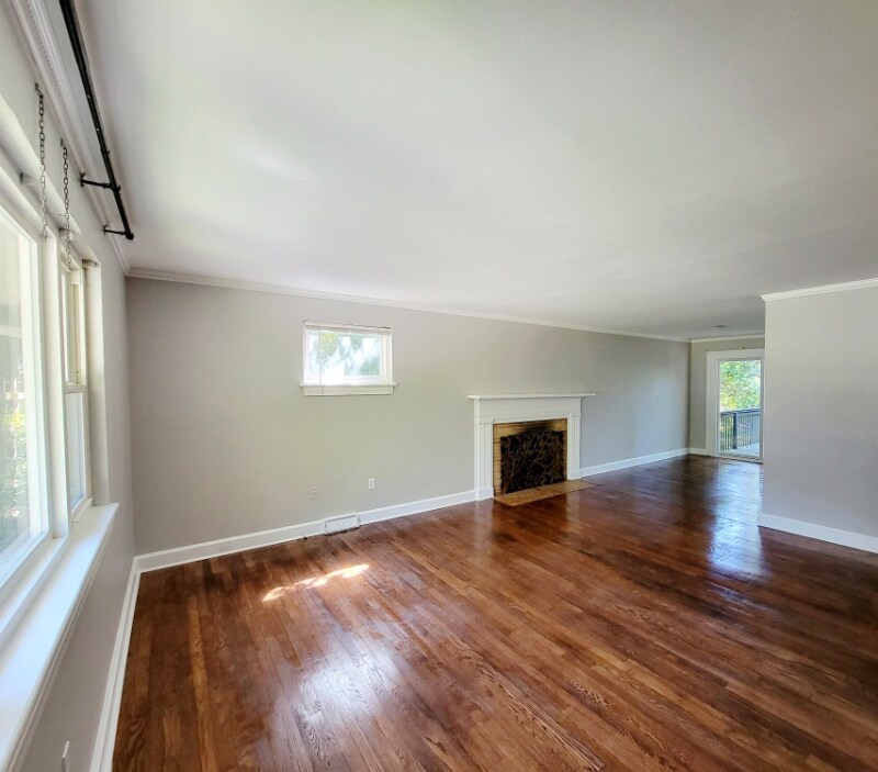 Building Photo - 20 N Garden Cir
