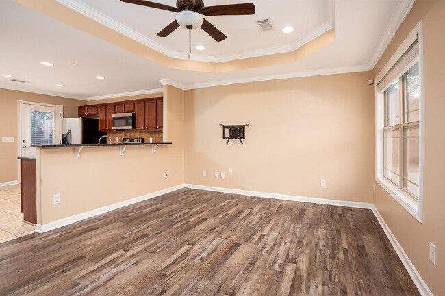 Building Photo - 2469 Waterstone Cir