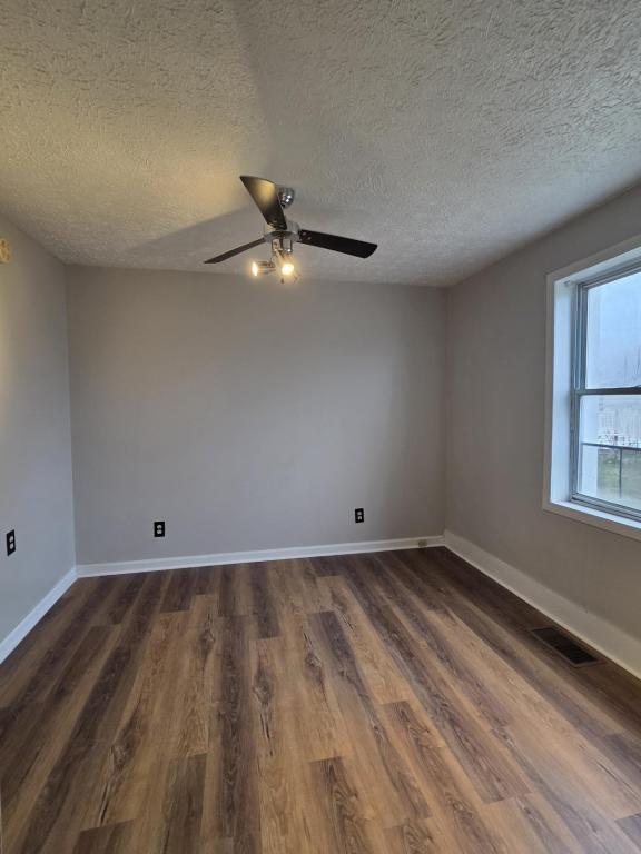 Building Photo - 1020 E North St