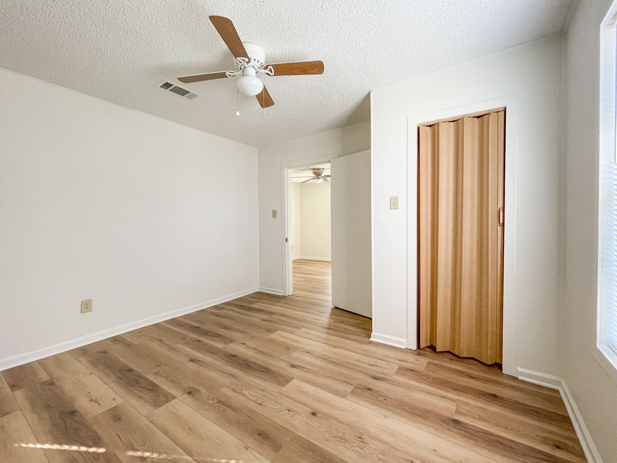 Building Photo - 715 N Bunker Dr