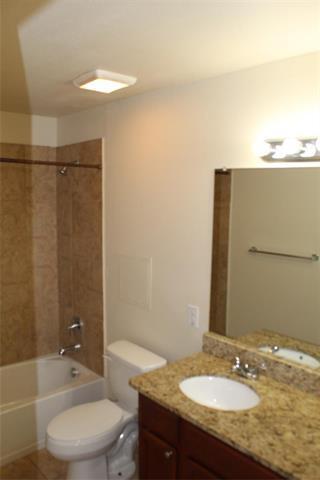 Building Photo - 502 Bellevue Ln