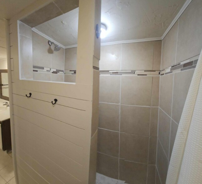 Building Photo - 127 W Colfax St