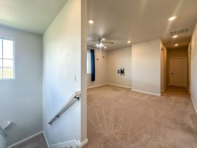 Building Photo - Alder Creek 3bd 2.5ba paired home for rent!