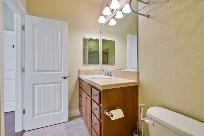 Building Photo - Amazing 3 Bed, 3 Bath Home in Sunnyvale near Seven Seas Park