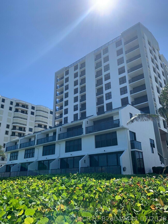 Building Photo - 3115 S Ocean Blvd