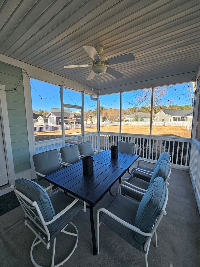 Building Photo - Welcome Home to Comfort and Style in North Charleston, SC!