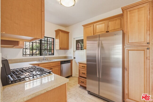 Building Photo - 1492 Silver Lake Blvd