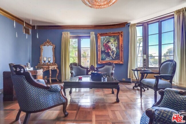 Building Photo - 642 S Bronson Ave