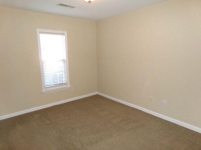 Building Photo - Near Silas Creek and Stratford Road