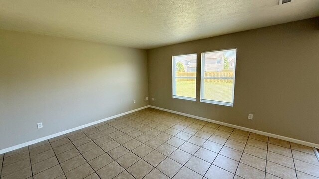 Building Photo - SOUTHEAST SIDE NEWER 4BR/2.5BA HOME AVAILABLE NOW!