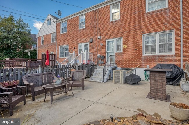 Building Photo - 8119 Pleasant Plains Rd