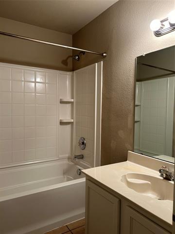 Building Photo - 1828 Shasta View Dr