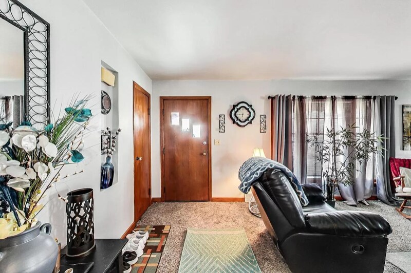 Building Photo - 2402 S 83rd St