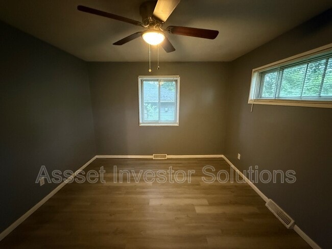 Building Photo - 11224 Lewis Ave