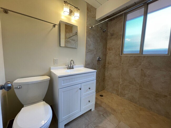 Building Photo - Gorgeous Upgraded Home Available Now!