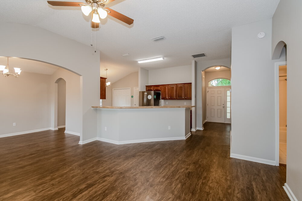 Building Photo - 1864 Creekview Dr