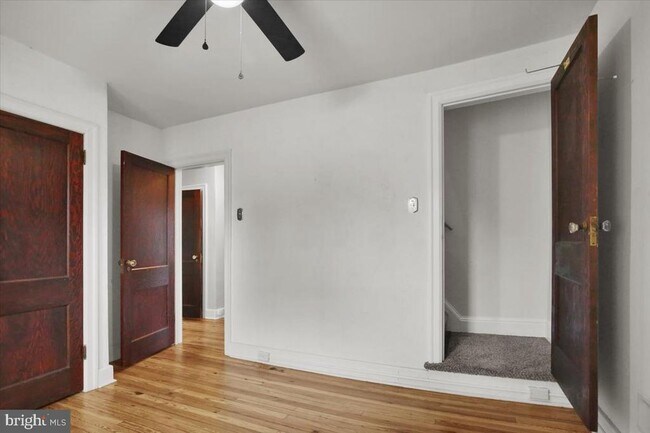 Building Photo - 23 Trebor Pl